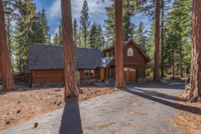 Home for 10 Private Hot-Tub Close to Ski Private Beach Access w Double Decker pier Book on Mobile for Promo Price